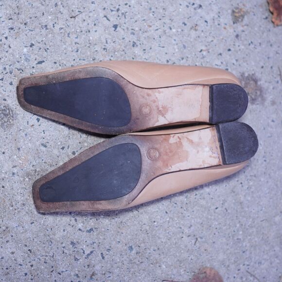 Chanel Vintage Two-Tone Leather Loafers Flats 39 Beige Black Logo Buckle Italy - Picture 10 of 11